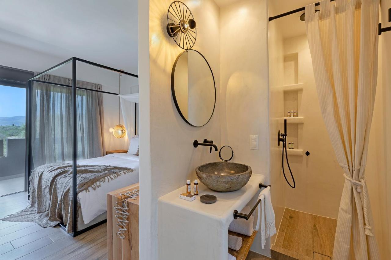 Evais Boutique Houses & Luxury Suites Caristo Exterior foto